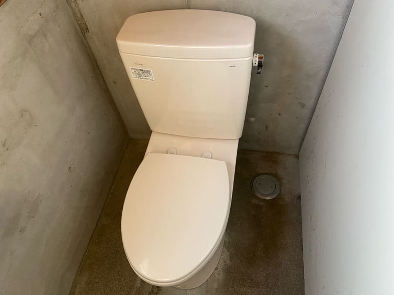 宮城県松島町野外活動センターキャンプ場の男子トイレ